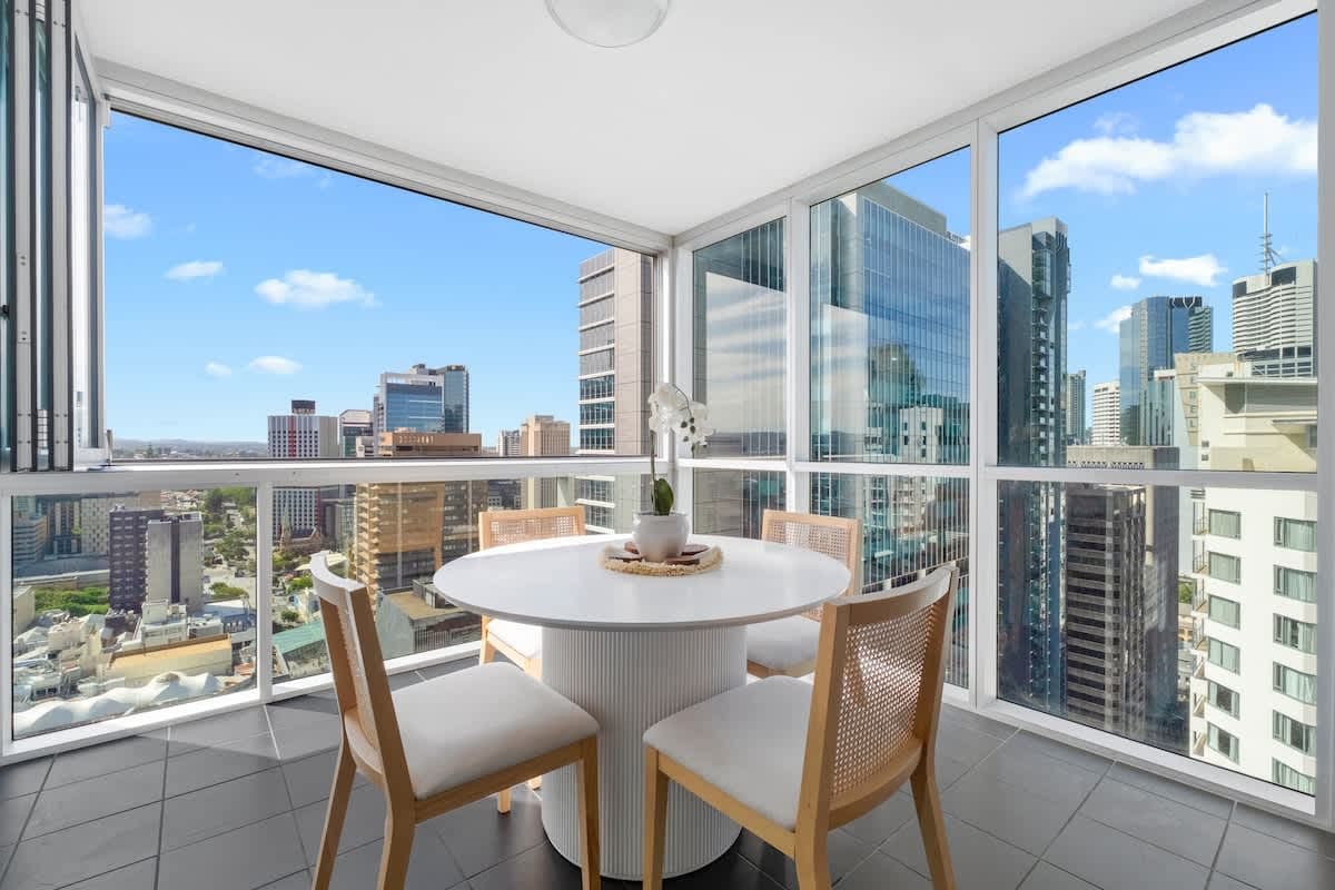 Furnished 2 Bedroom Apartment in Brisbane City