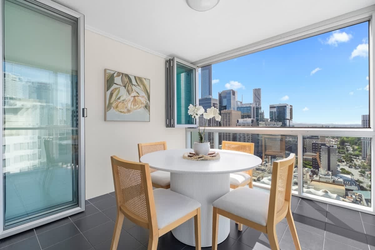 Furnished 2 Bedroom Apartment in Brisbane City