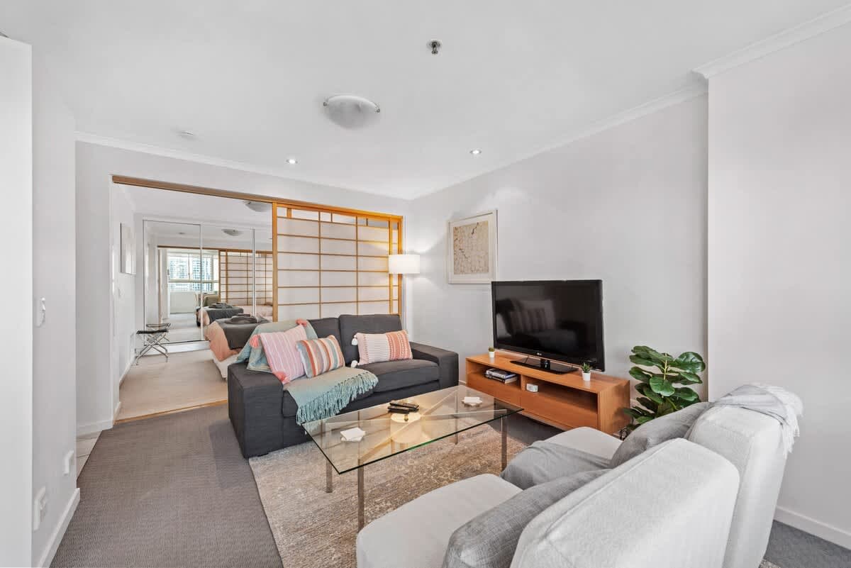 Furnished 1 Bedroom Apartment in New Farm