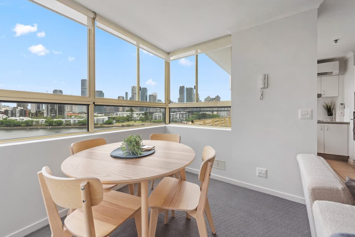 Furnished 1 Bedroom Apartment in New Farm
