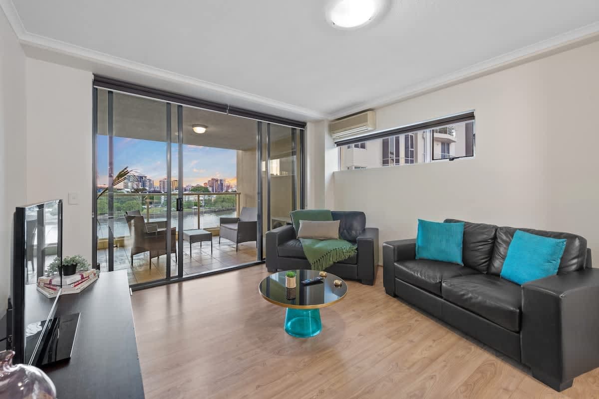 Furnished 2 Bedroom Apartment in Brisbane City
