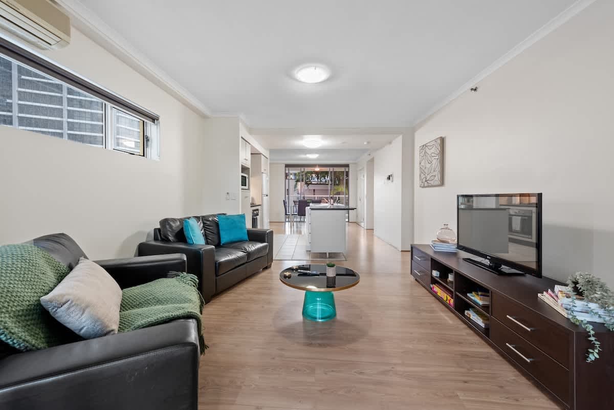 Furnished 2 Bedroom Apartment in Brisbane City