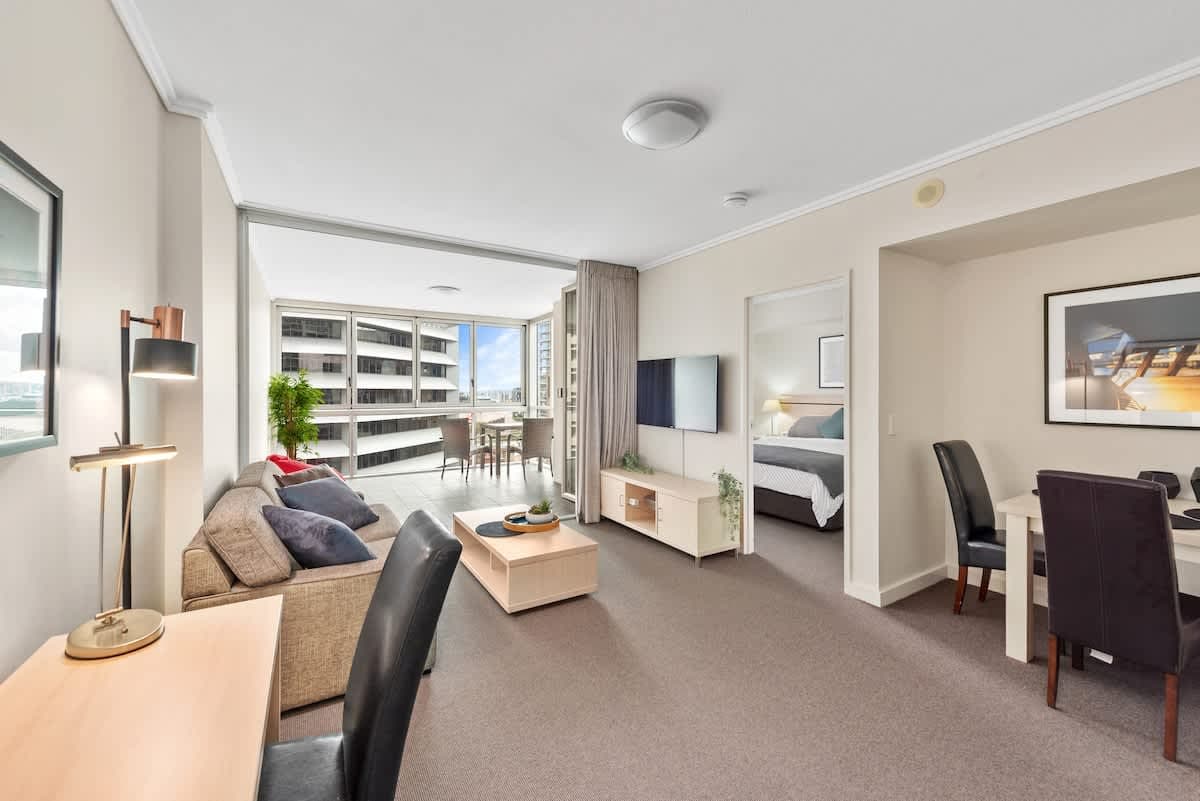 Furnished 1 Bedroom Apartment in Brisbane City