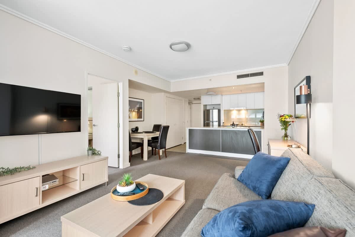 Furnished 1 Bedroom Apartment in Brisbane City
