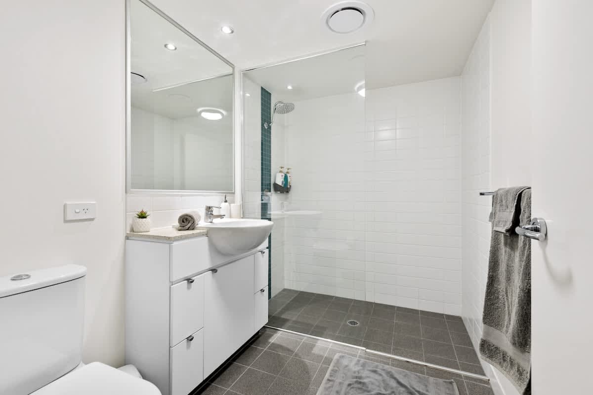 Furnished 1 Bedroom Apartment in Brisbane City