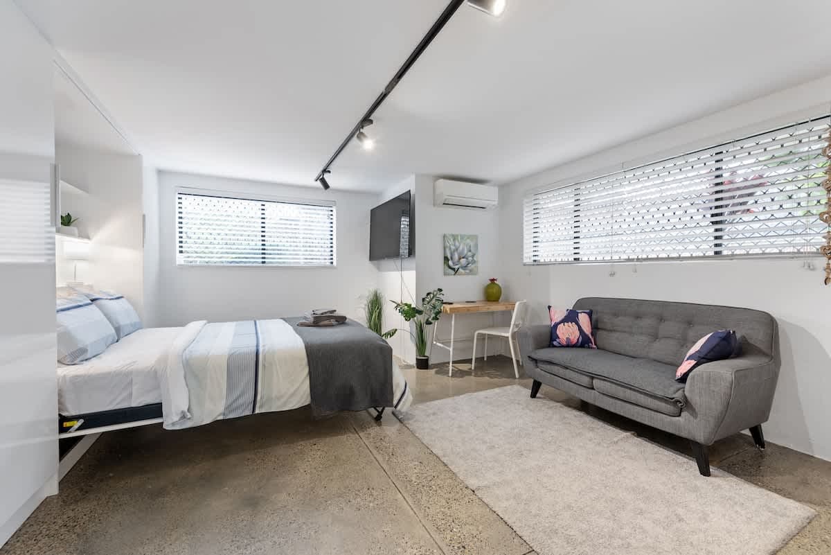Furnished 1 Bedroom Apartment in Kelvin Grove