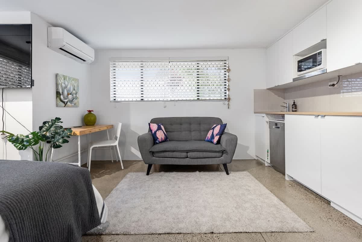 Furnished 1 Bedroom Apartment in Kelvin Grove