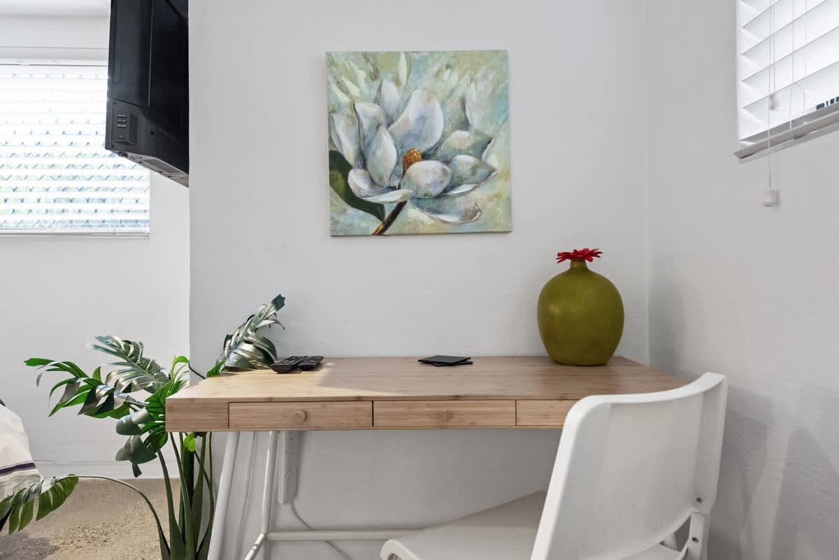 Furnished 1 Bedroom Apartment in Kelvin Grove