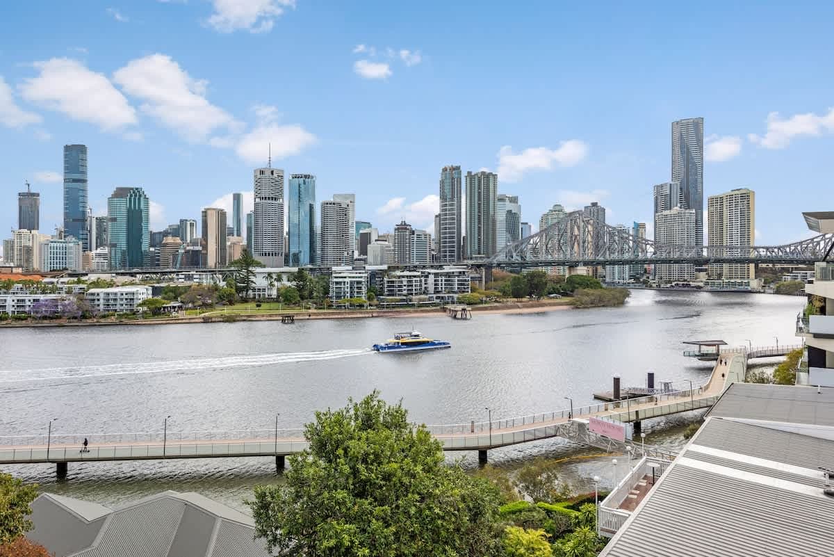 Furnished 1 Bedroom Apartment in New Farm