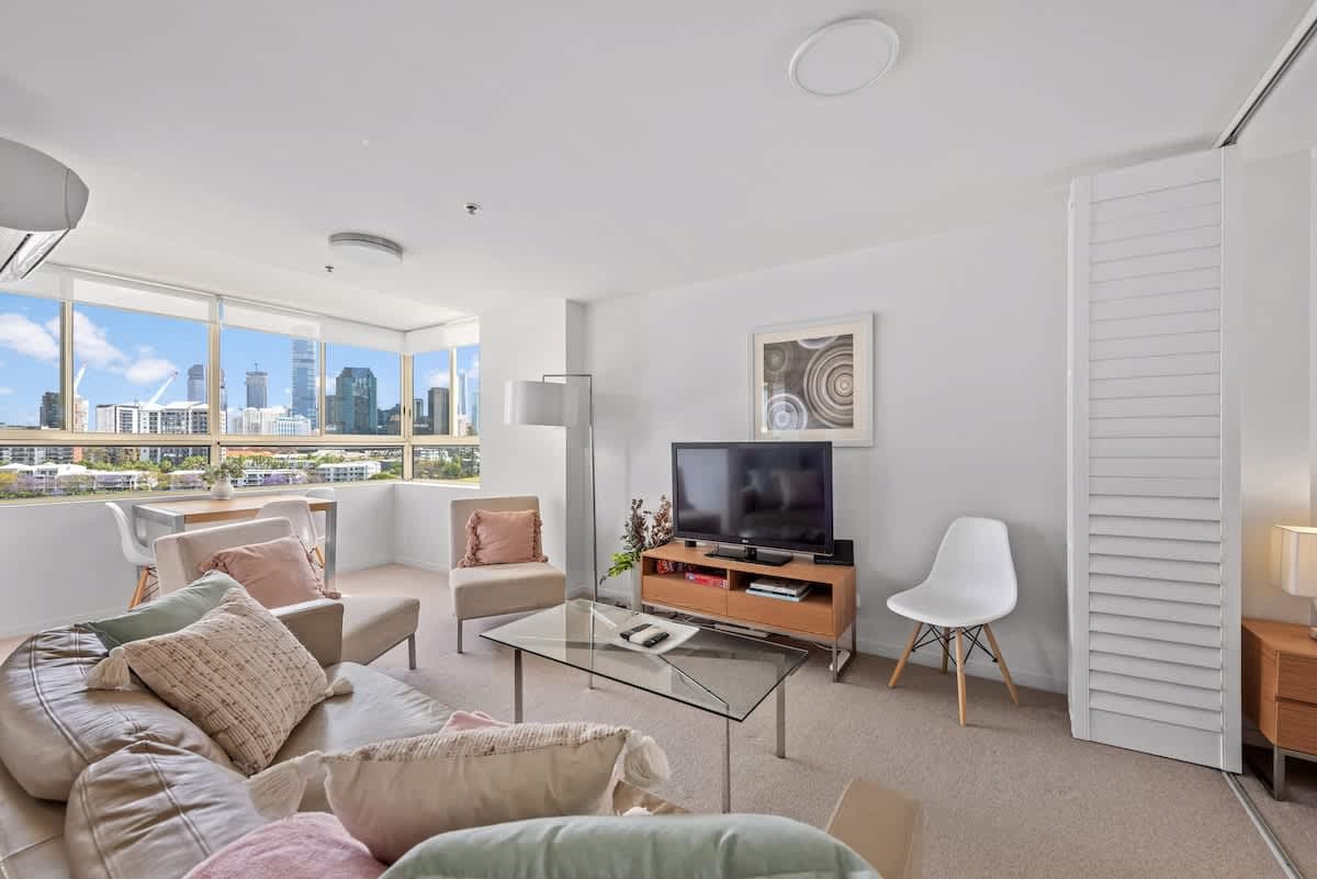 Furnished 1 Bedroom Apartment in New Farm