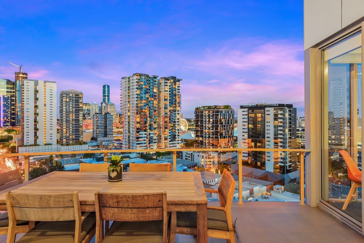 Furnished 2 Bedroom Apartment in South Brisbane
