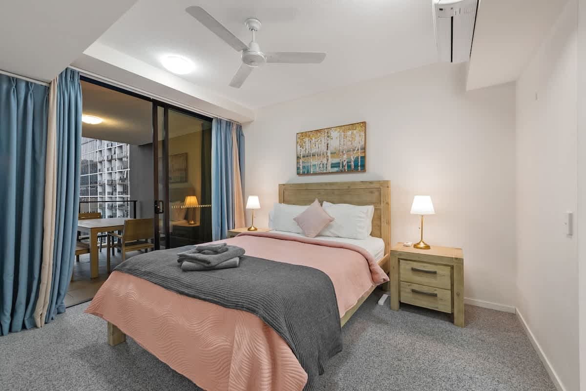 Furnished 3 Bedroom Apartment in South Brisbane