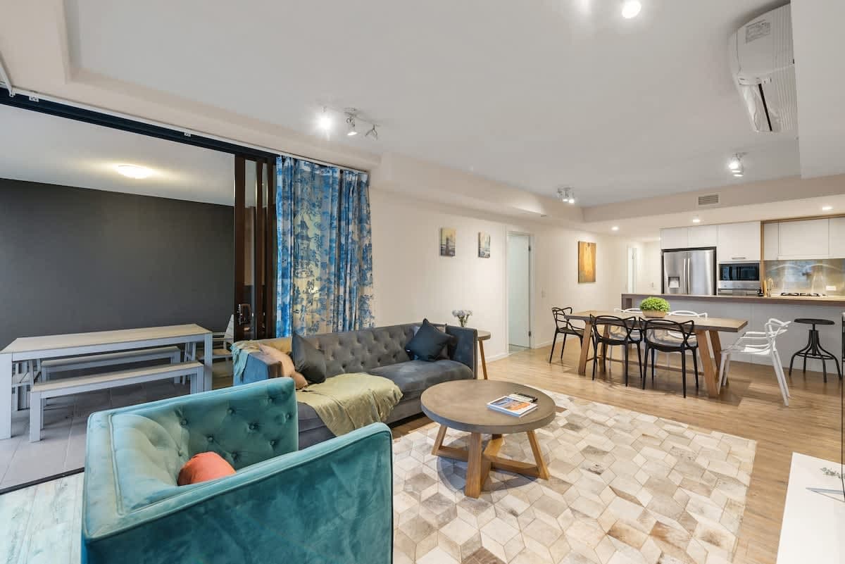 Furnished 3 Bedroom Apartment in South Brisbane