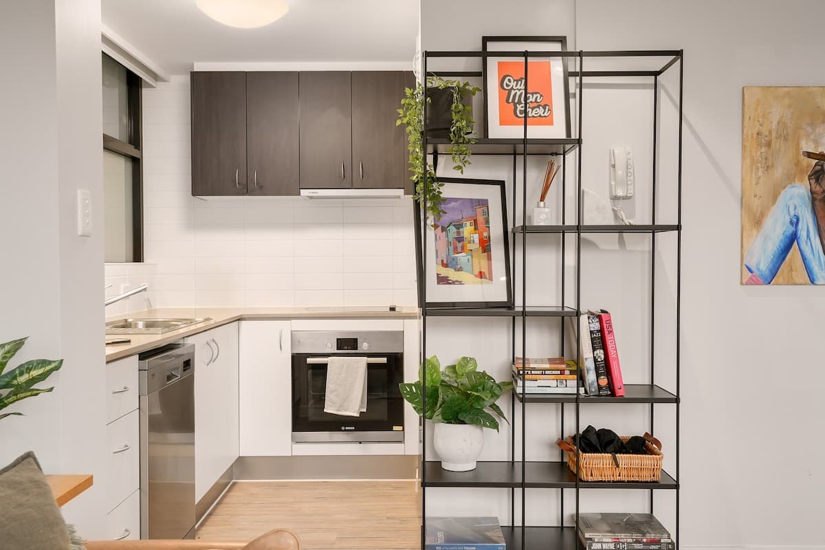 Furnished 1 Bedroom Apartment in New Farm