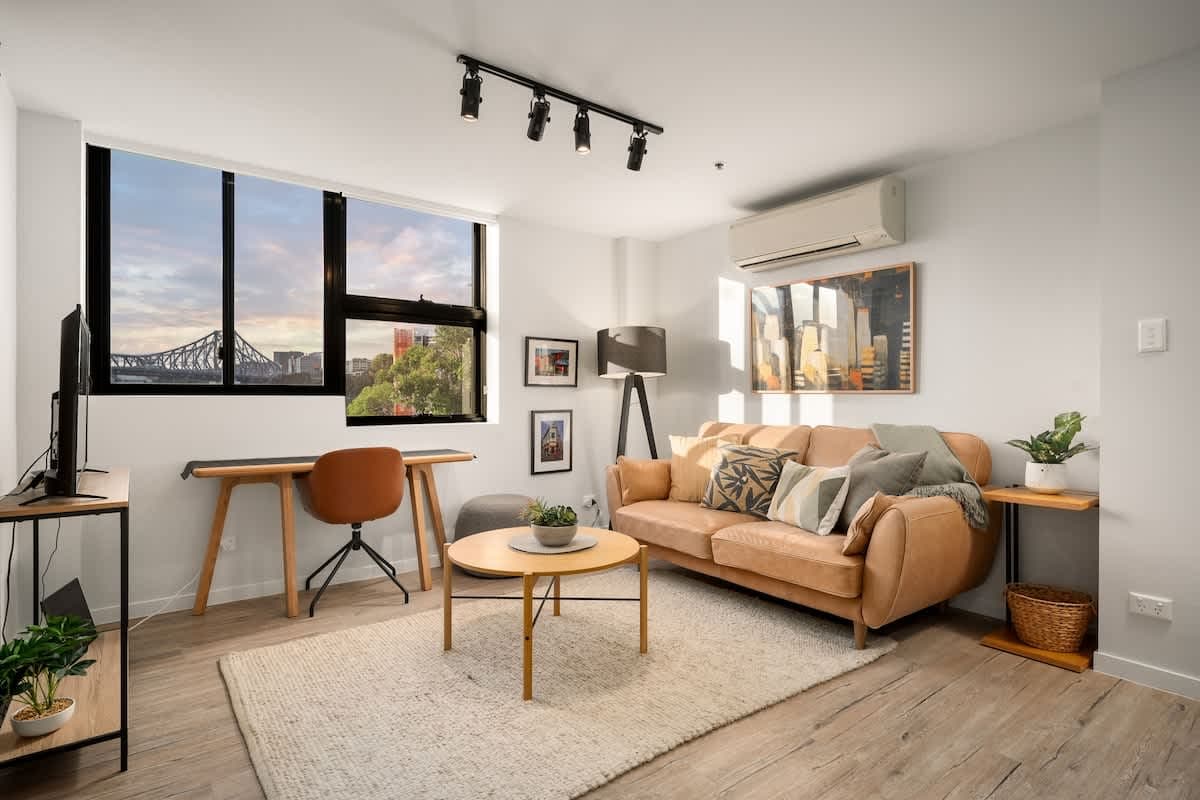 Furnished 1 Bedroom Apartment in New Farm