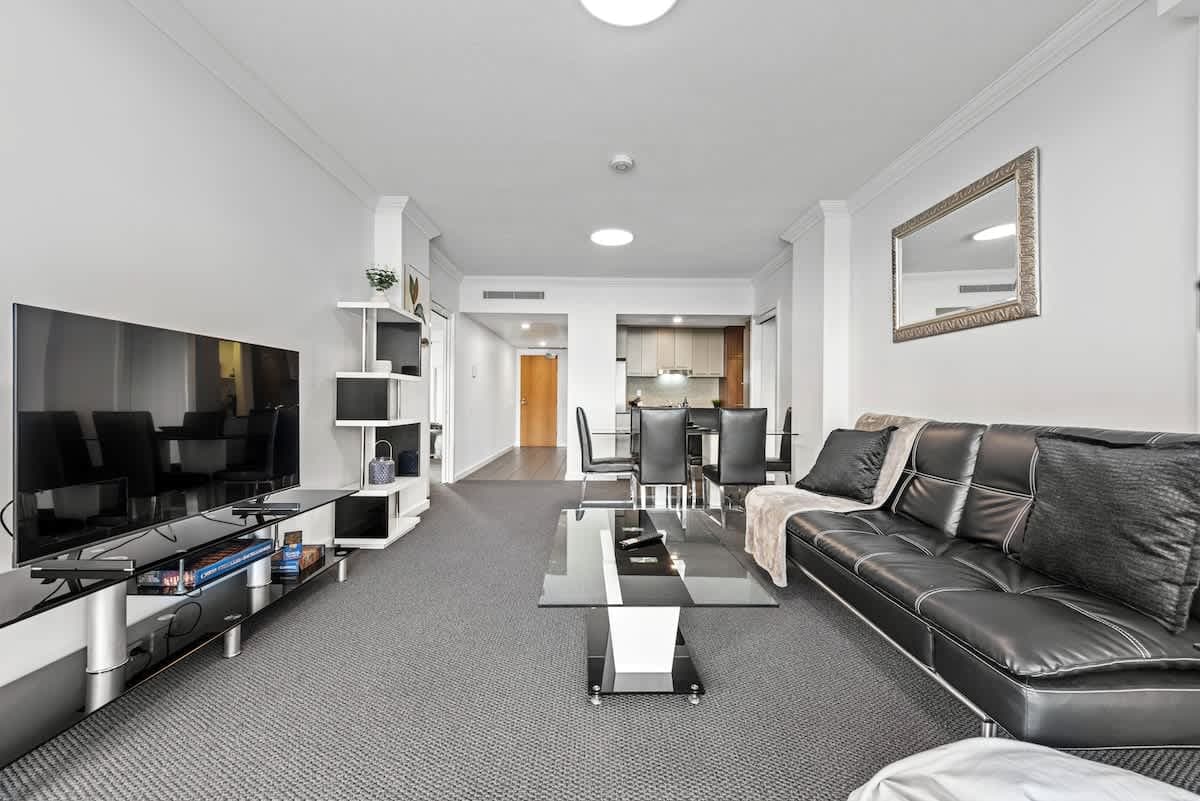 Furnished 3 Bedroom Apartment in Bowen Hills