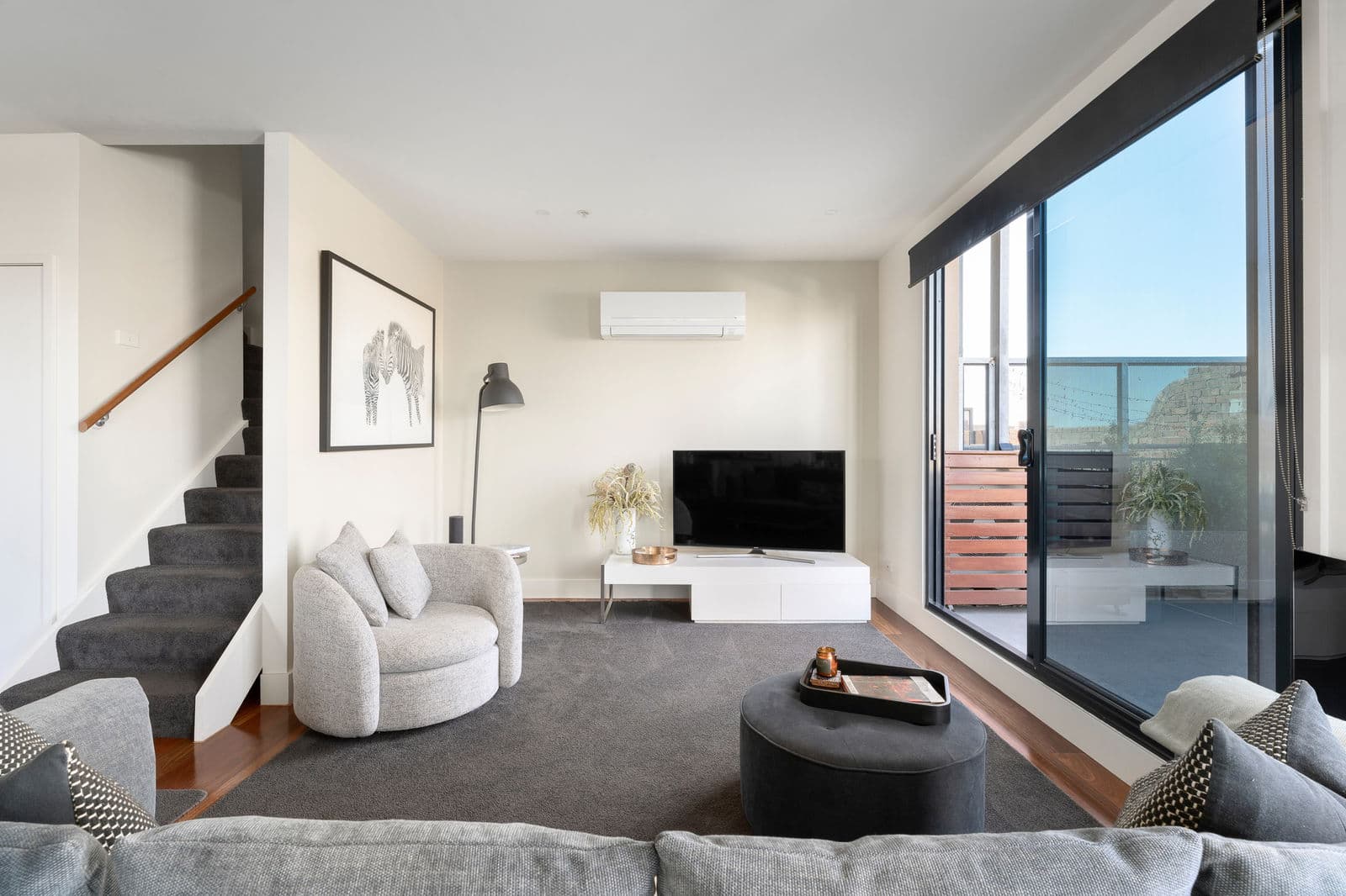 Furnished 3 Bedroom Penthouse in Fitzroy