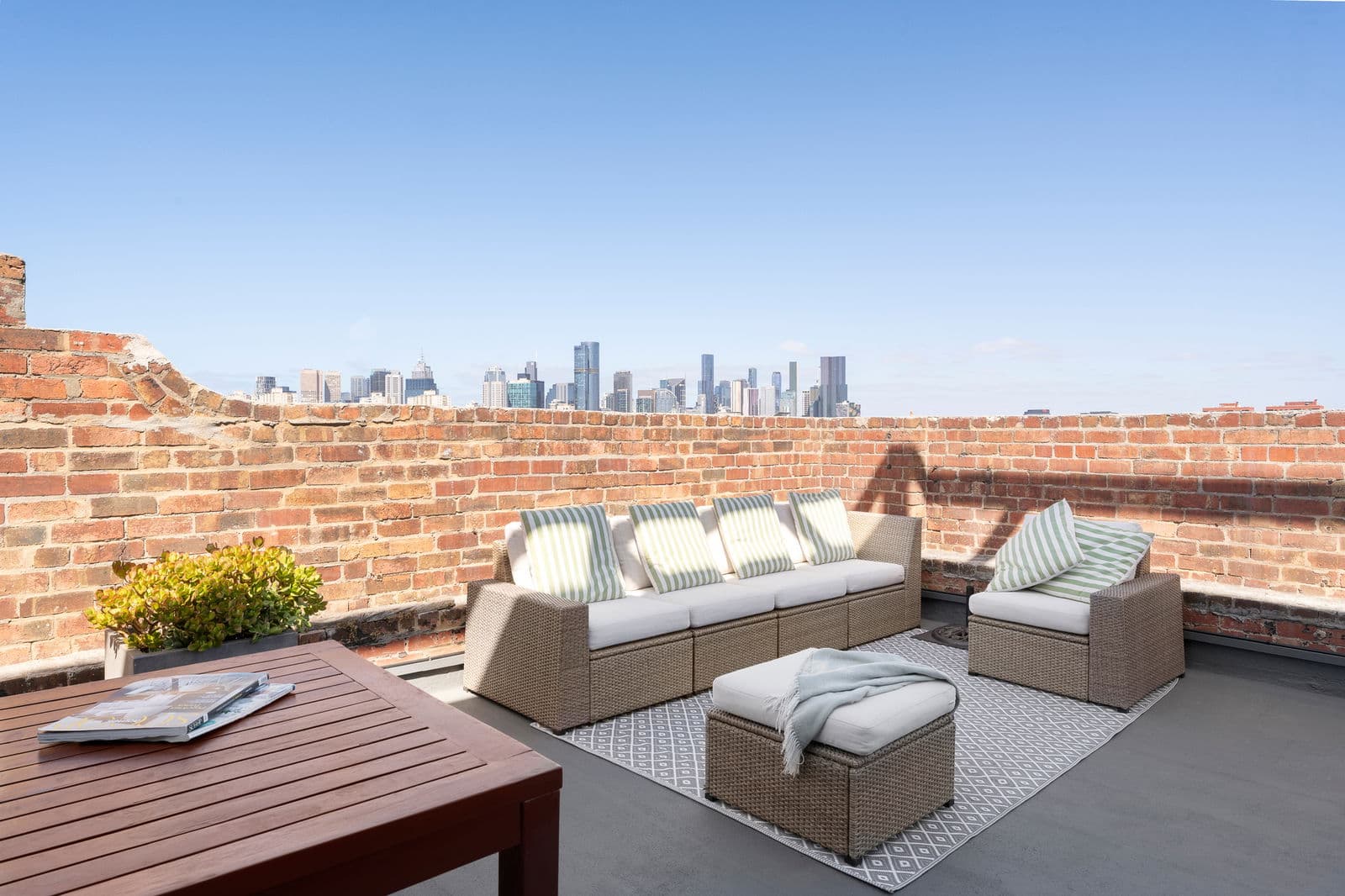 Furnished 3 Bedroom Penthouse in Fitzroy