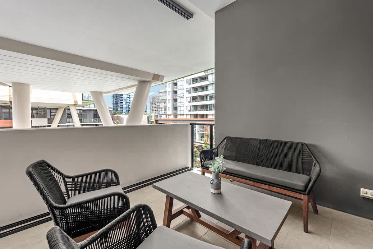 Furnished 1 Bedroom Apartment in South Brisbane