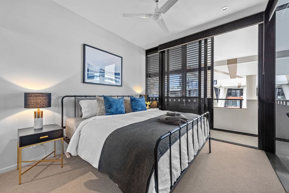 Furnished 1 Bedroom Apartment in South Brisbane