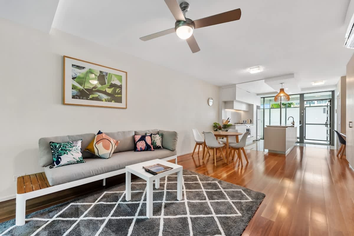 Furnished 2 Bedroom Apartment in West End