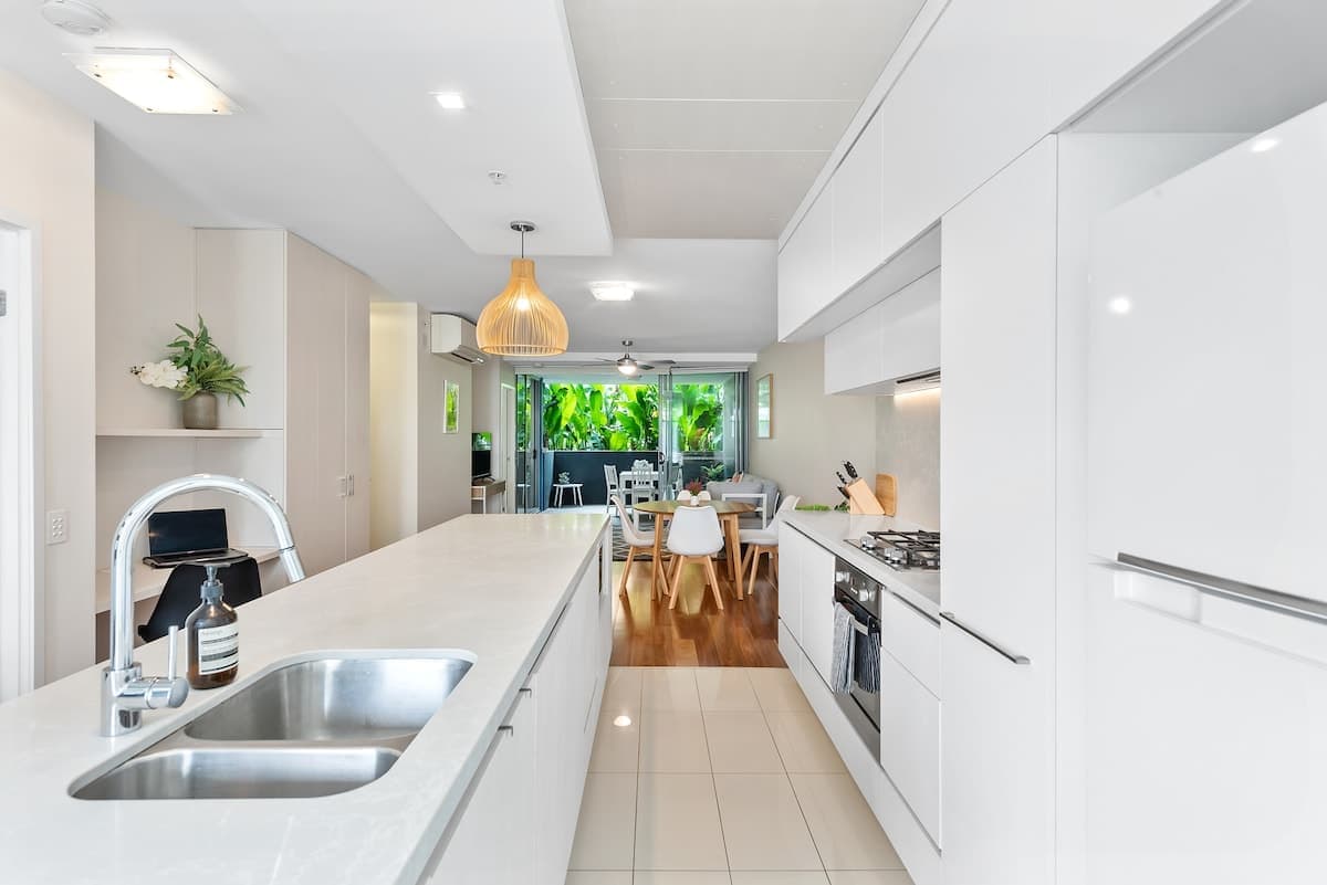 Furnished 2 Bedroom Apartment in West End