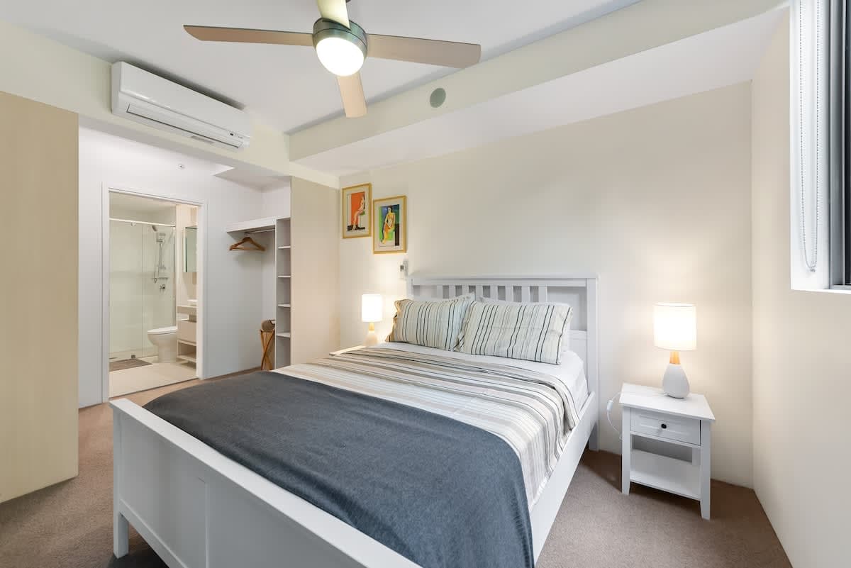 Furnished 2 Bedroom Apartment in West End