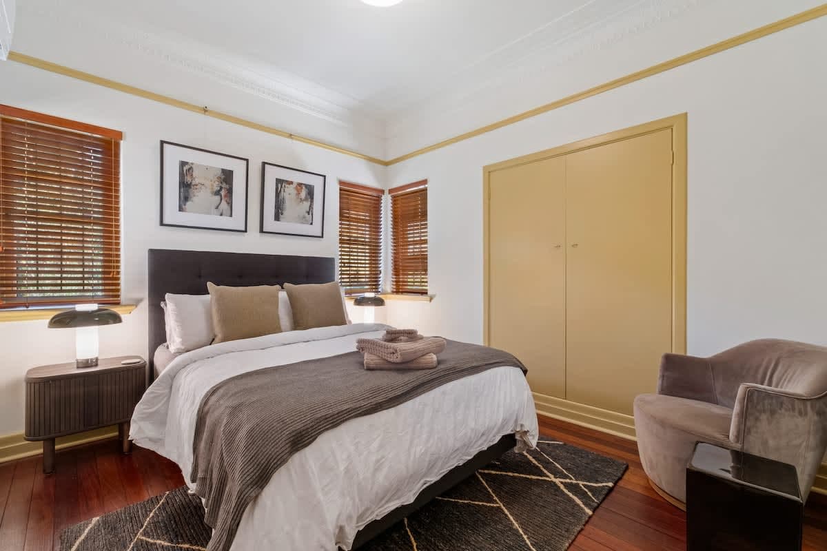 Furnished 1 Bedroom Apartment in New Farm