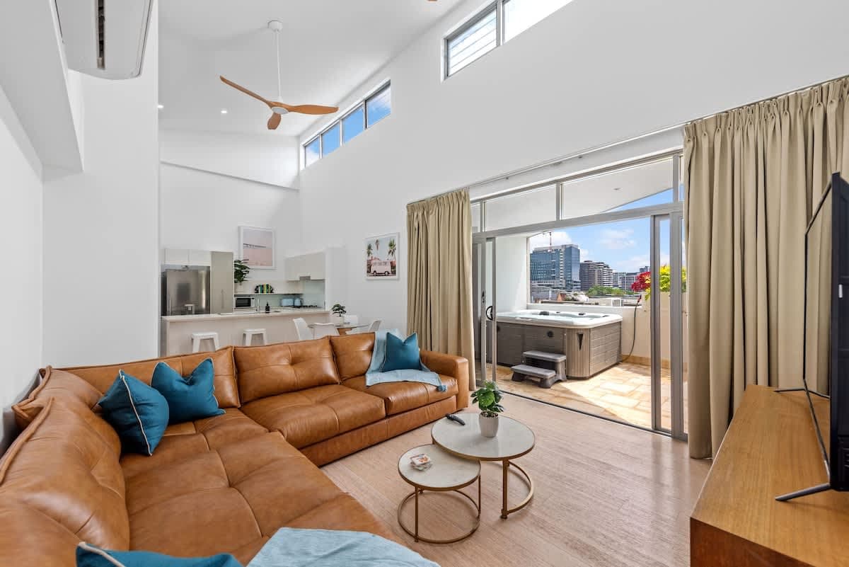Furnished 2 Bedroom Apartment in Fortitude Valley