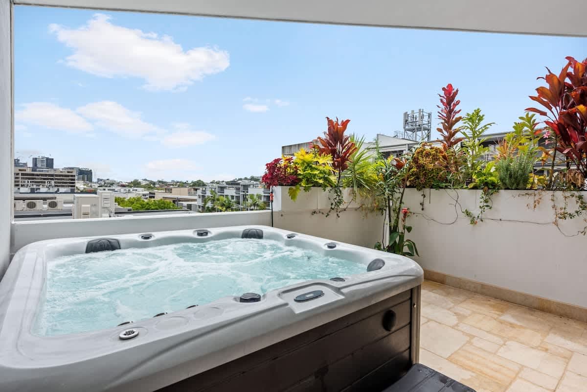 Furnished 2 Bedroom Apartment in Fortitude Valley