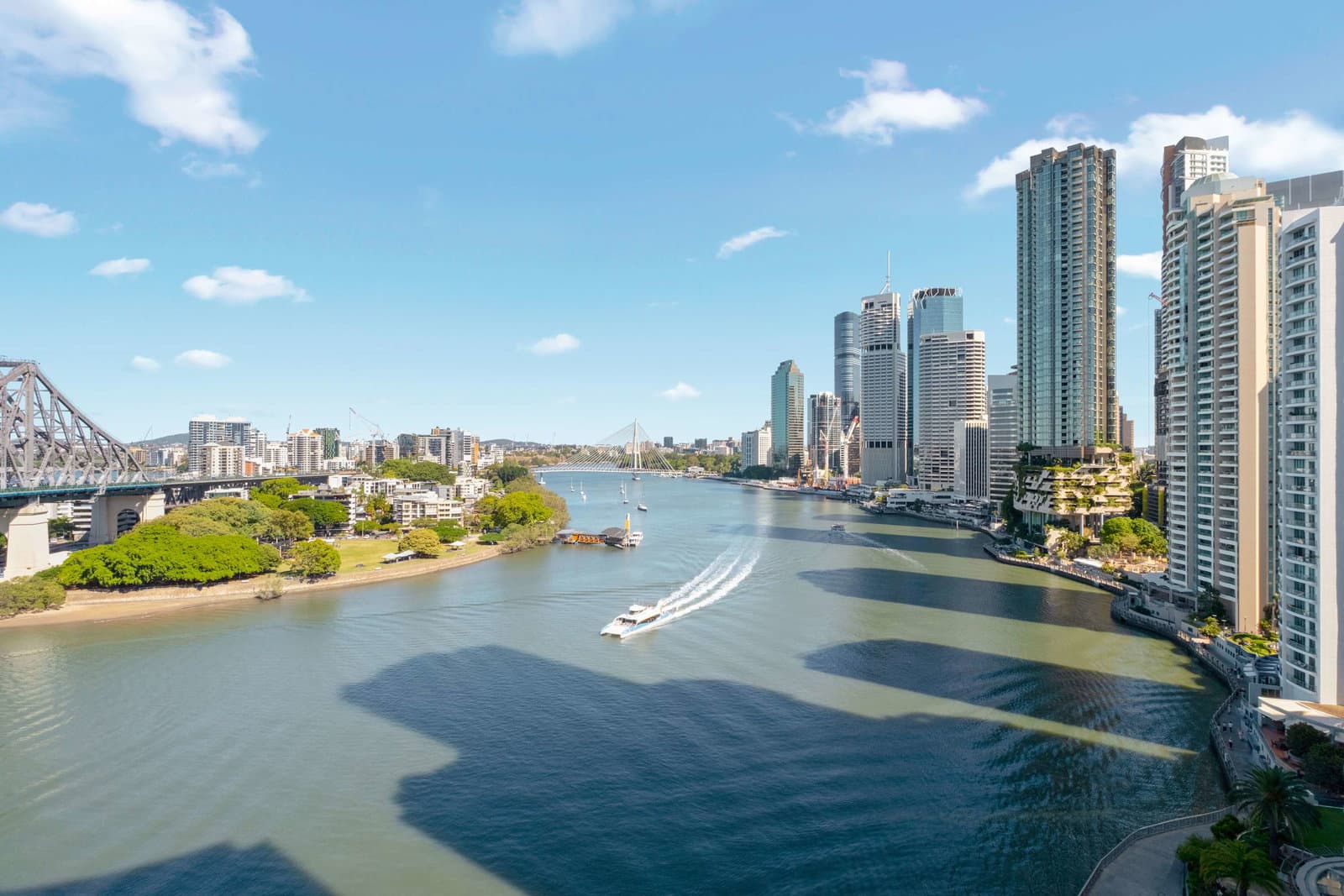 Furnished 2 Bedroom Apartment in Brisbane City