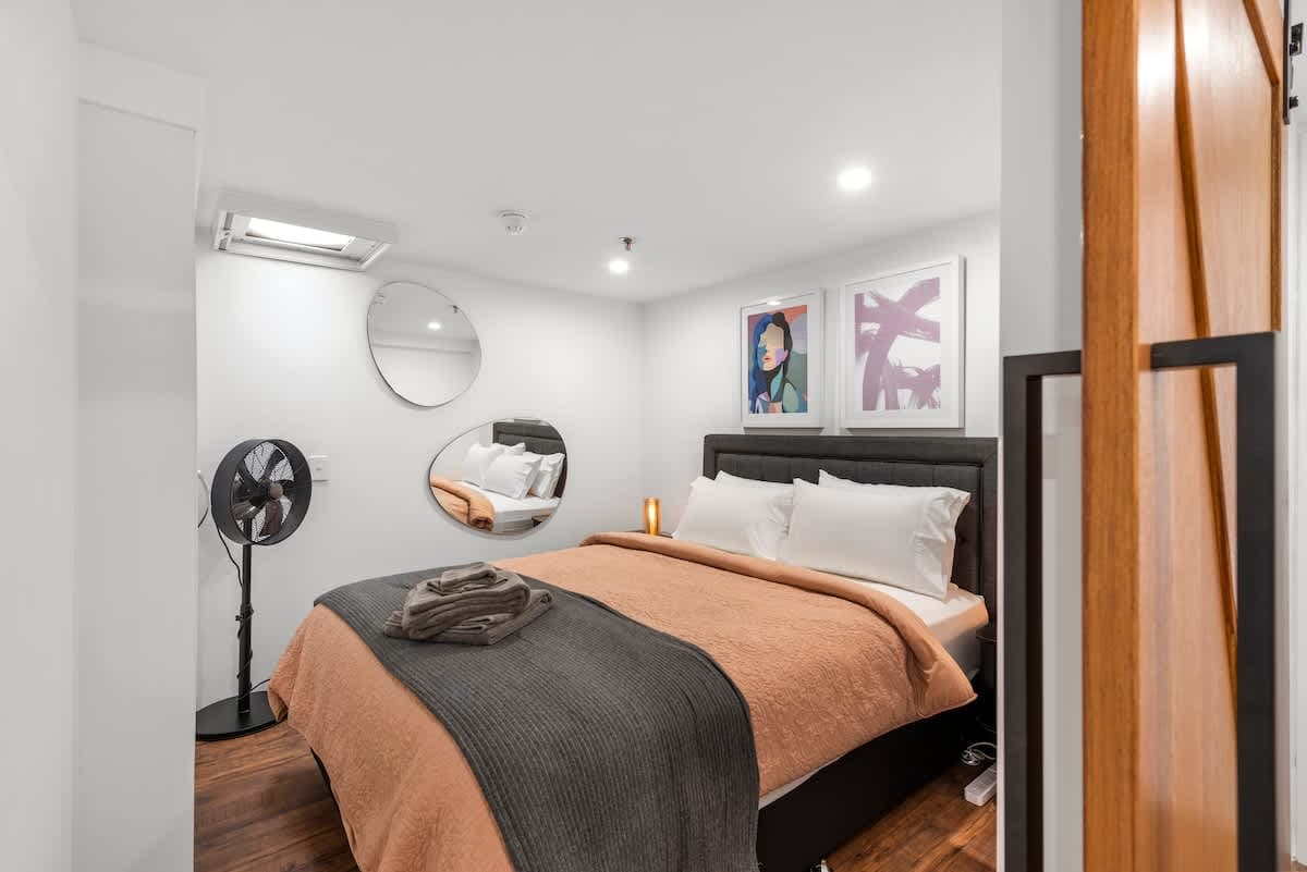 Furnished 2 Bedroom Apartment in Newstead
