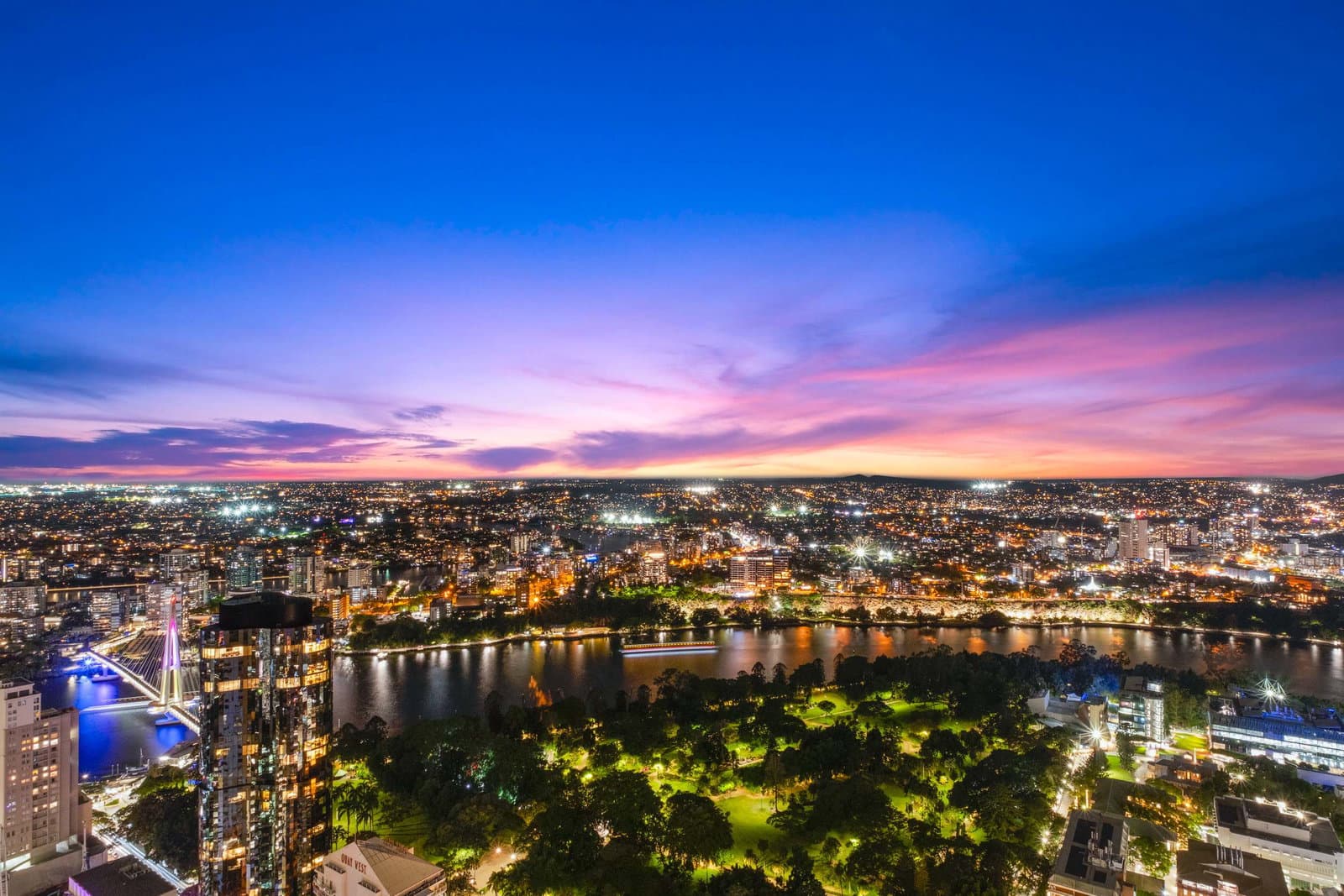 Furnished 1 Bedroom Apartment in Brisbane City