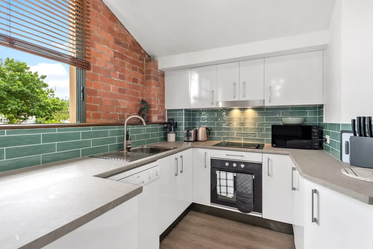 Furnished 2 Bedroom Apartment in New Farm