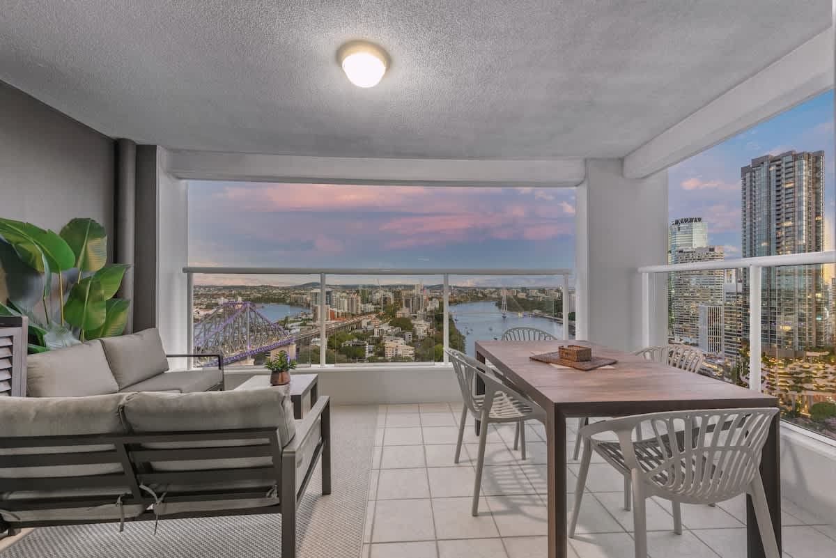Furnished 3 Bedroom Apartment in Brisbane City