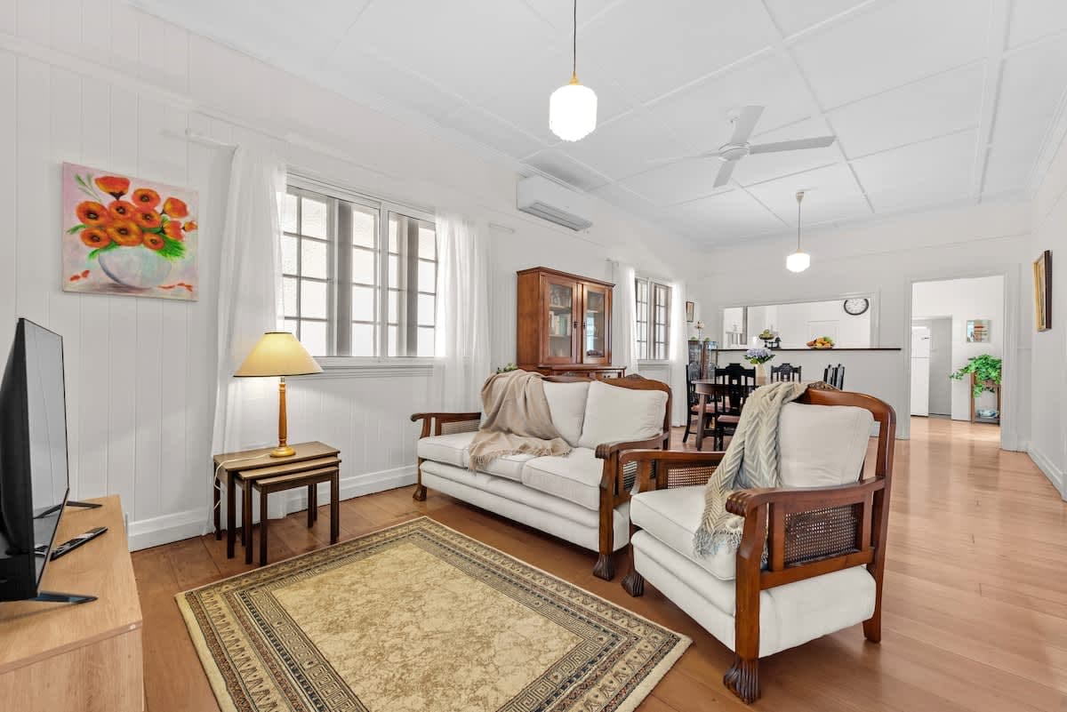 Furnished 2 Bedroom House in East Brisbane