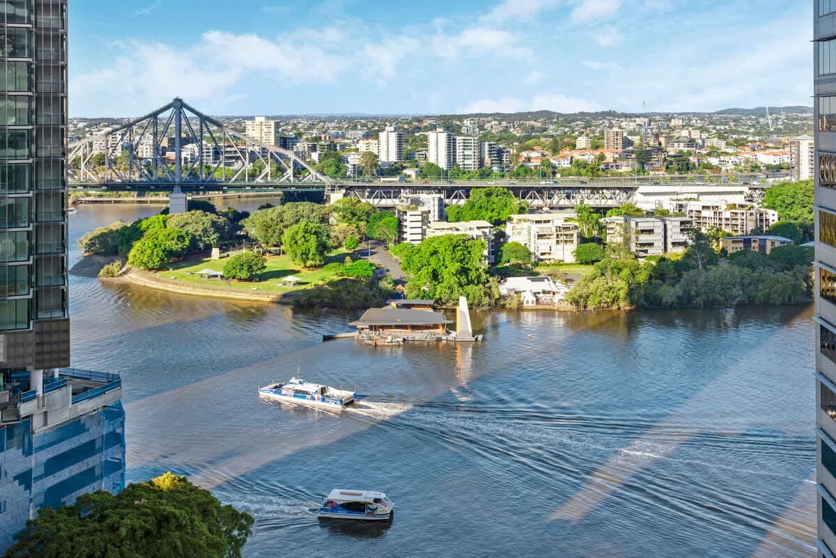 Furnished 2 Bedroom Apartment in Brisbane City