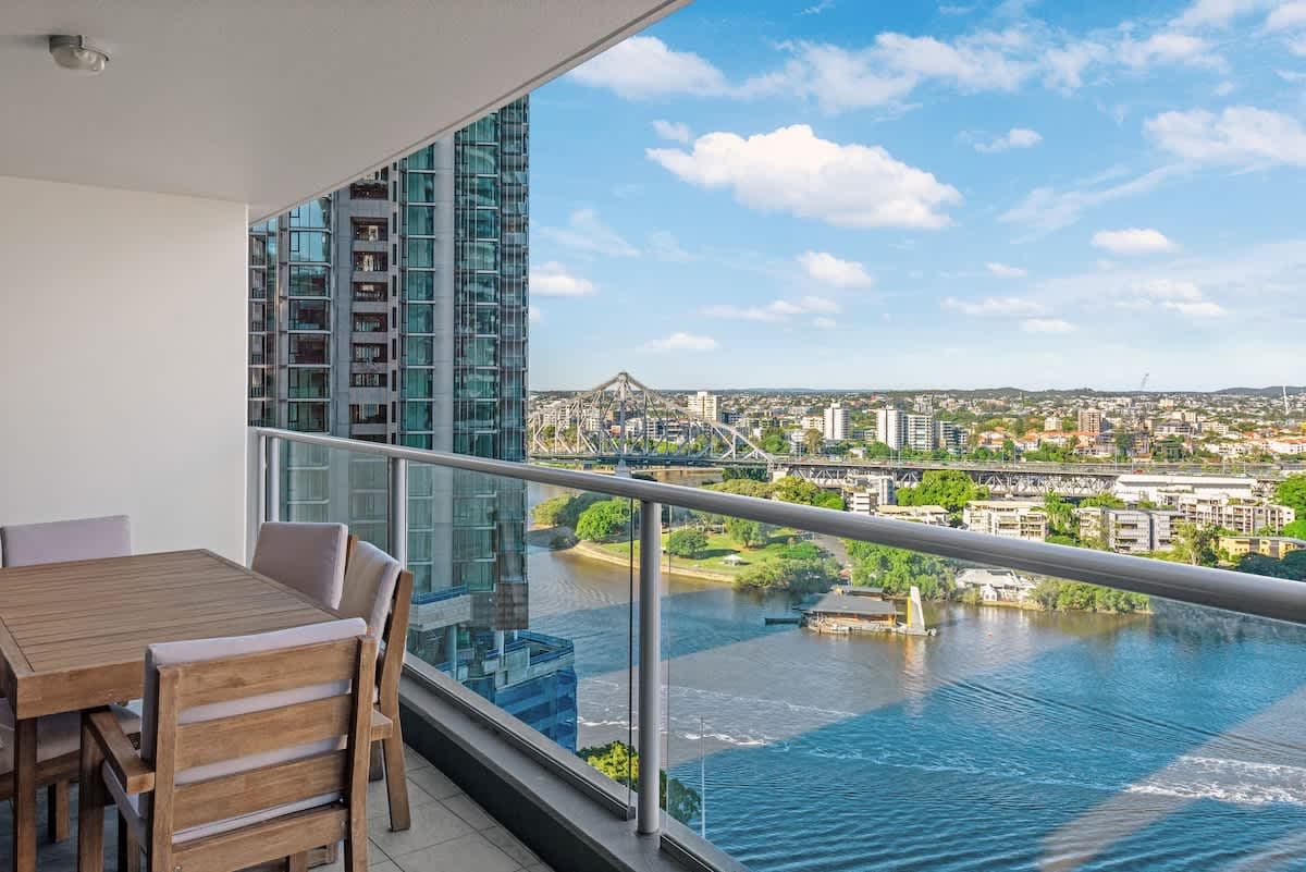 Furnished 2 Bedroom Apartment in Brisbane City