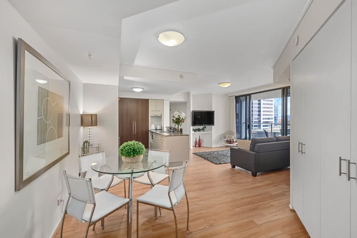 Furnished 2 Bedroom Apartment in Brisbane City
