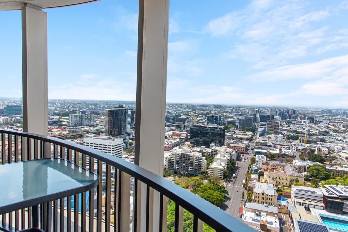 Furnished 2 Bedroom Apartment in Brisbane City