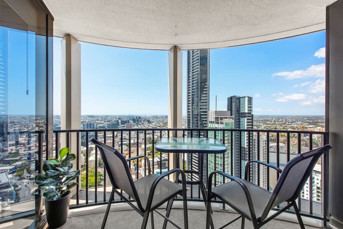 Furnished 2 Bedroom Apartment in Brisbane City