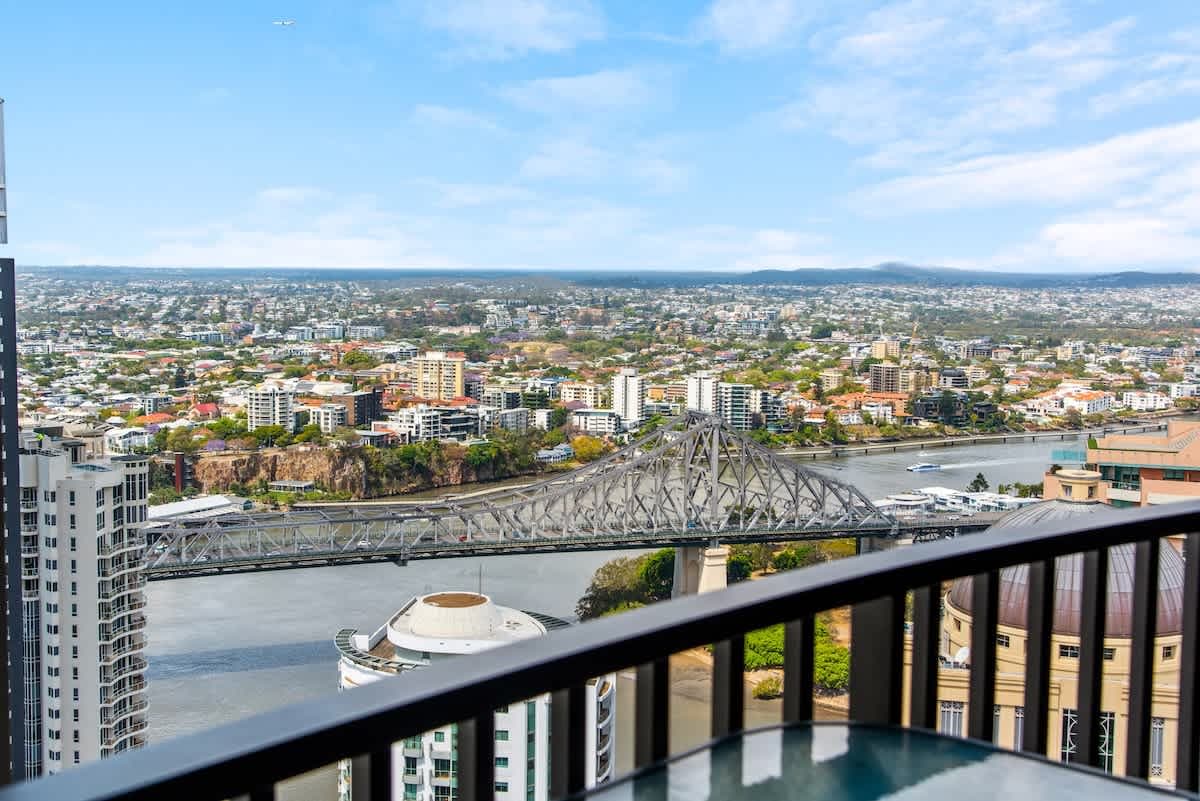 Furnished 2 Bedroom Apartment in Brisbane City