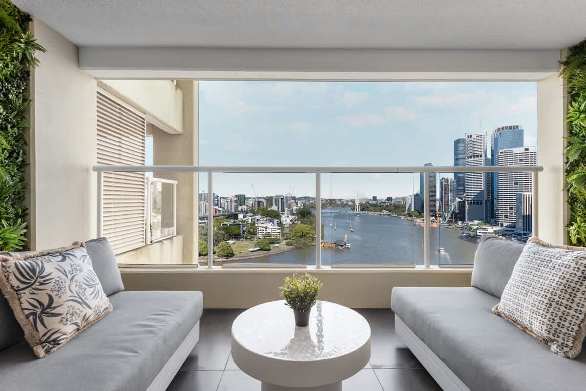 Furnished 1 Bedroom Apartment in Brisbane City