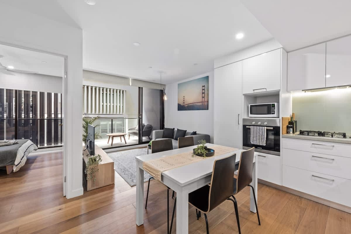Furnished 1 Bedroom Apartment in South Brisbane