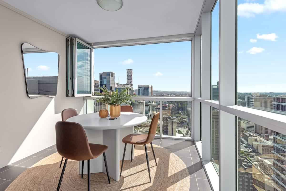 Furnished 2 Bedroom Apartment in Brisbane City