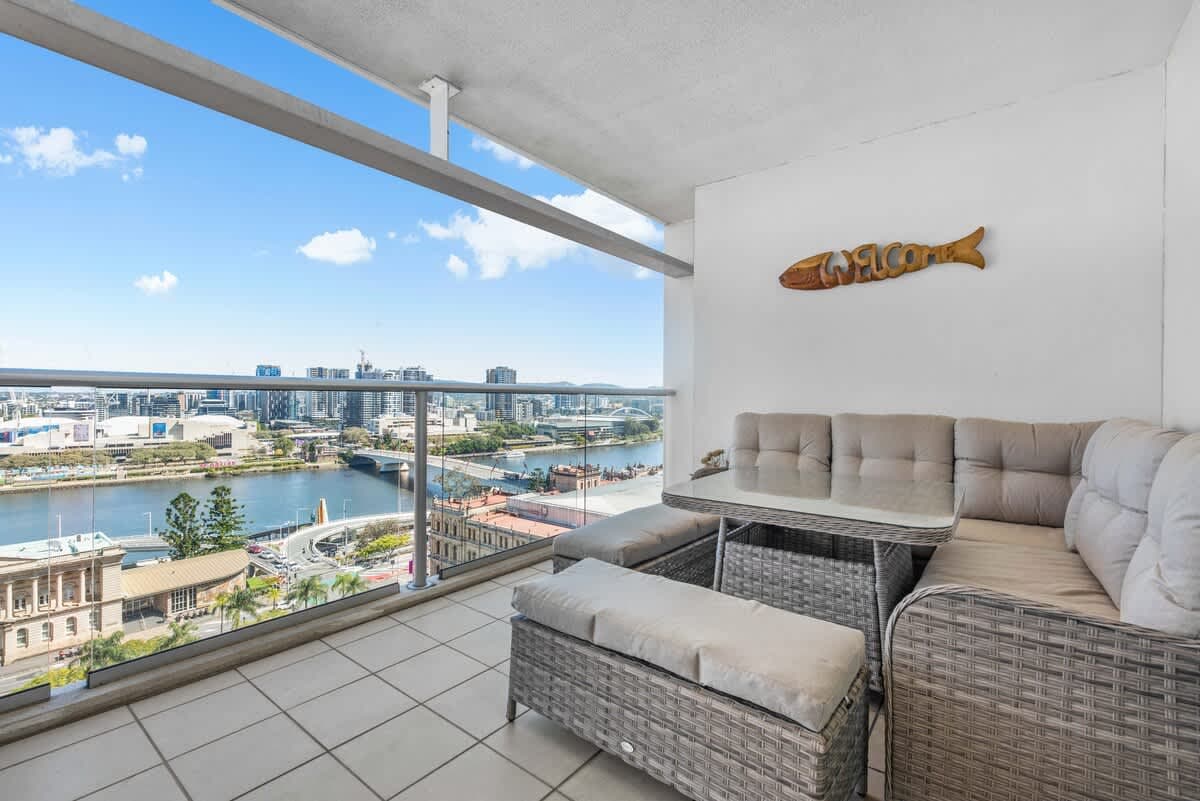 Furnished 2 Bedroom Apartment in Brisbane City