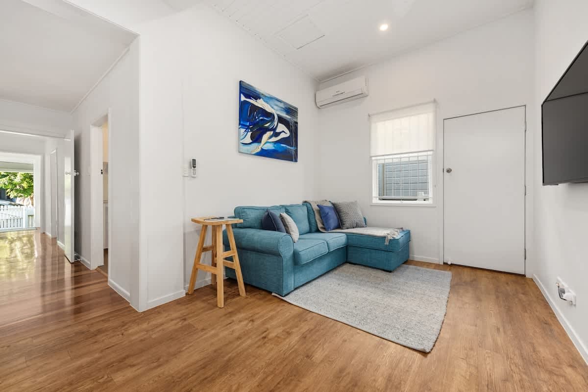 Furnished 2 Bedroom House in Windsor
