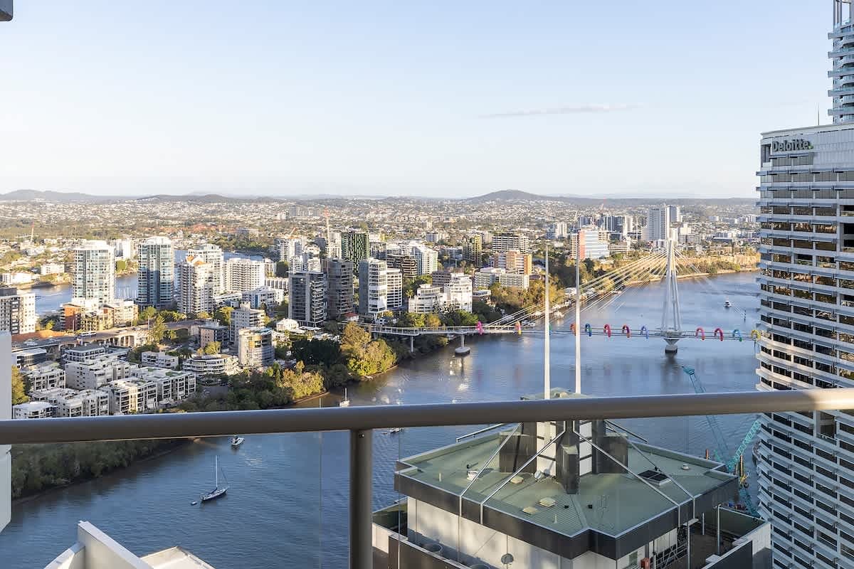 Furnished 2 Bedroom Apartment in Brisbane City
