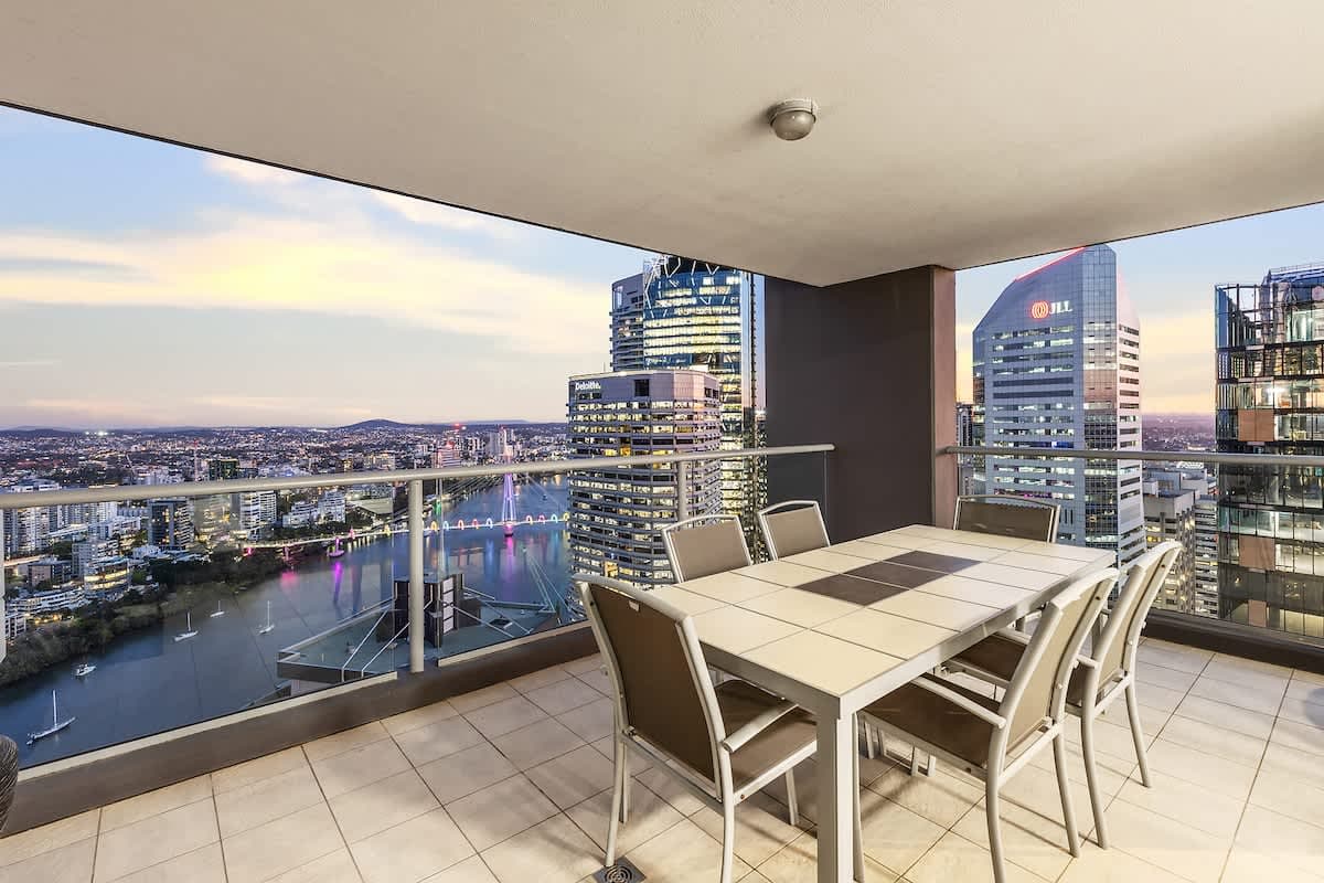 Furnished 2 Bedroom Apartment in Brisbane City