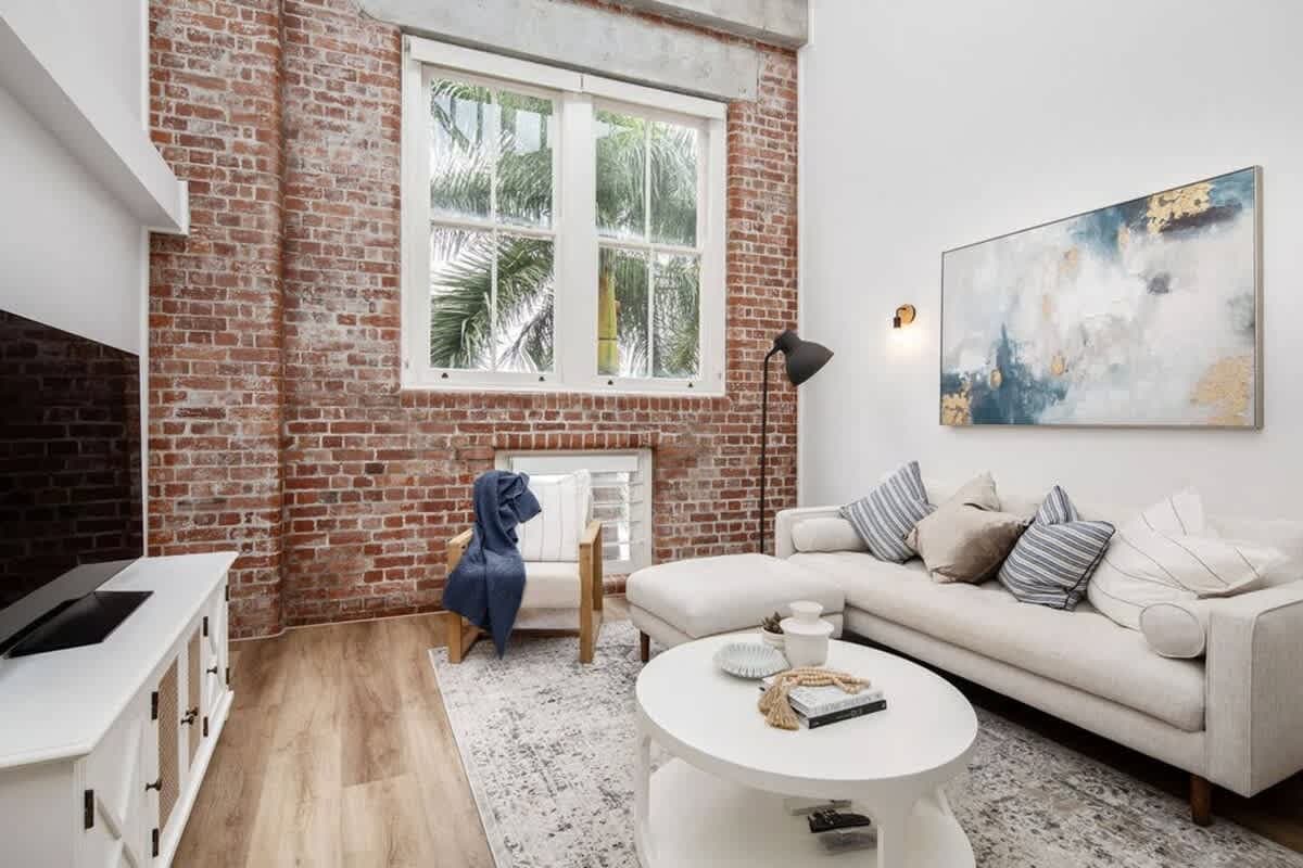 Furnished 2 Bedroom Apartment in Newstead